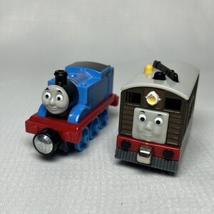 Thomas & Friends Take Along Magnetic Toby & Thomas Diecast Train Car
